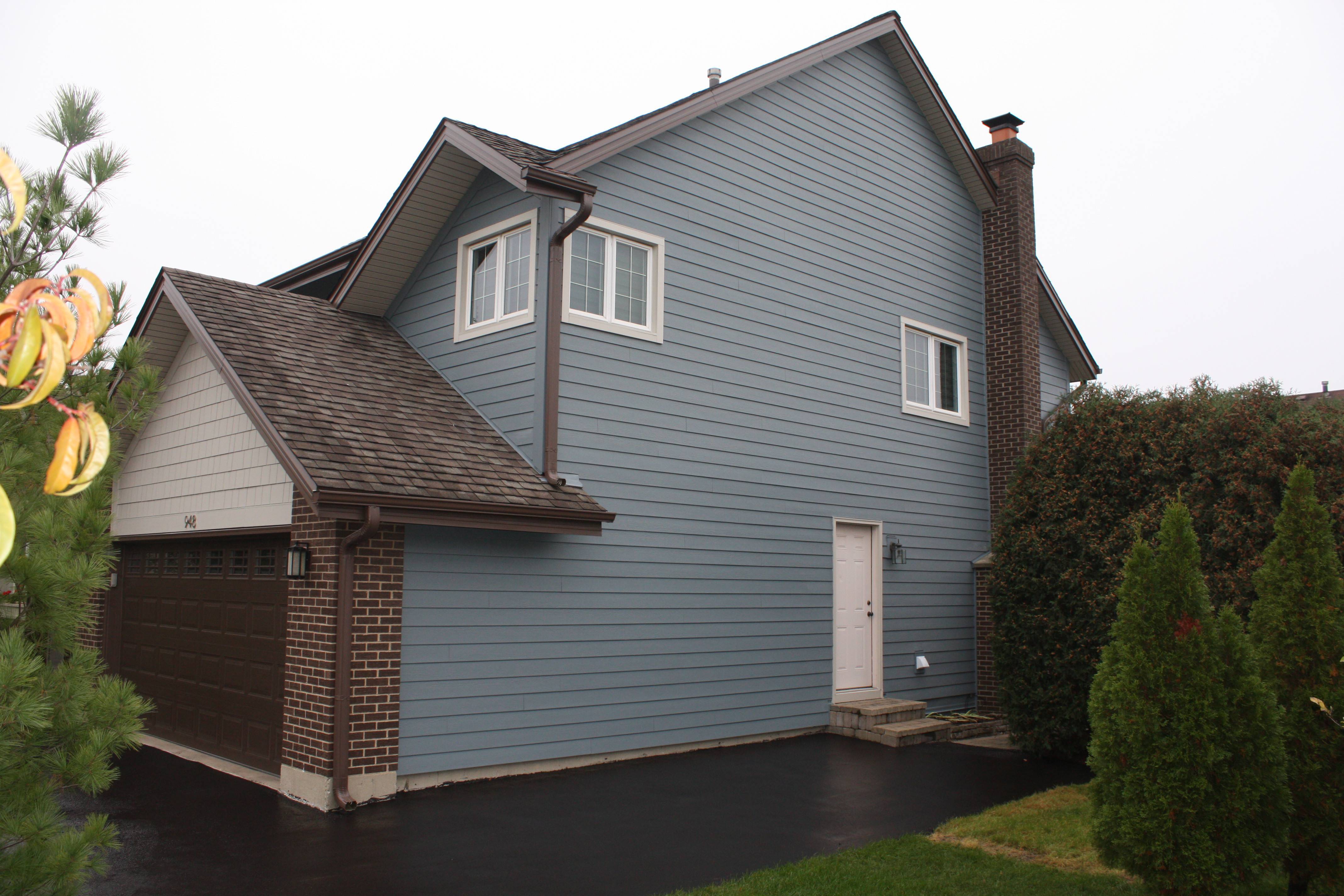 James Hardie Boothbay Blue Fiber Cement Lap Siding & Arctic White Shake