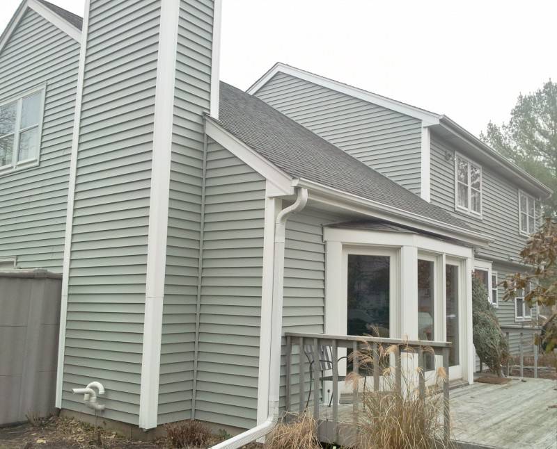 Alside Coastal Sage Centerlock Vinyl Siding Glacier White Trim