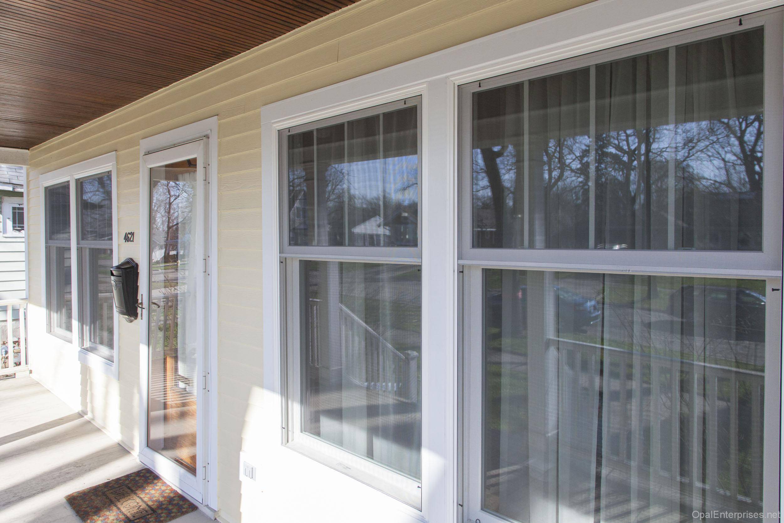 Cheerful home with Woodland Cream James Hardie Siding & Beechworth