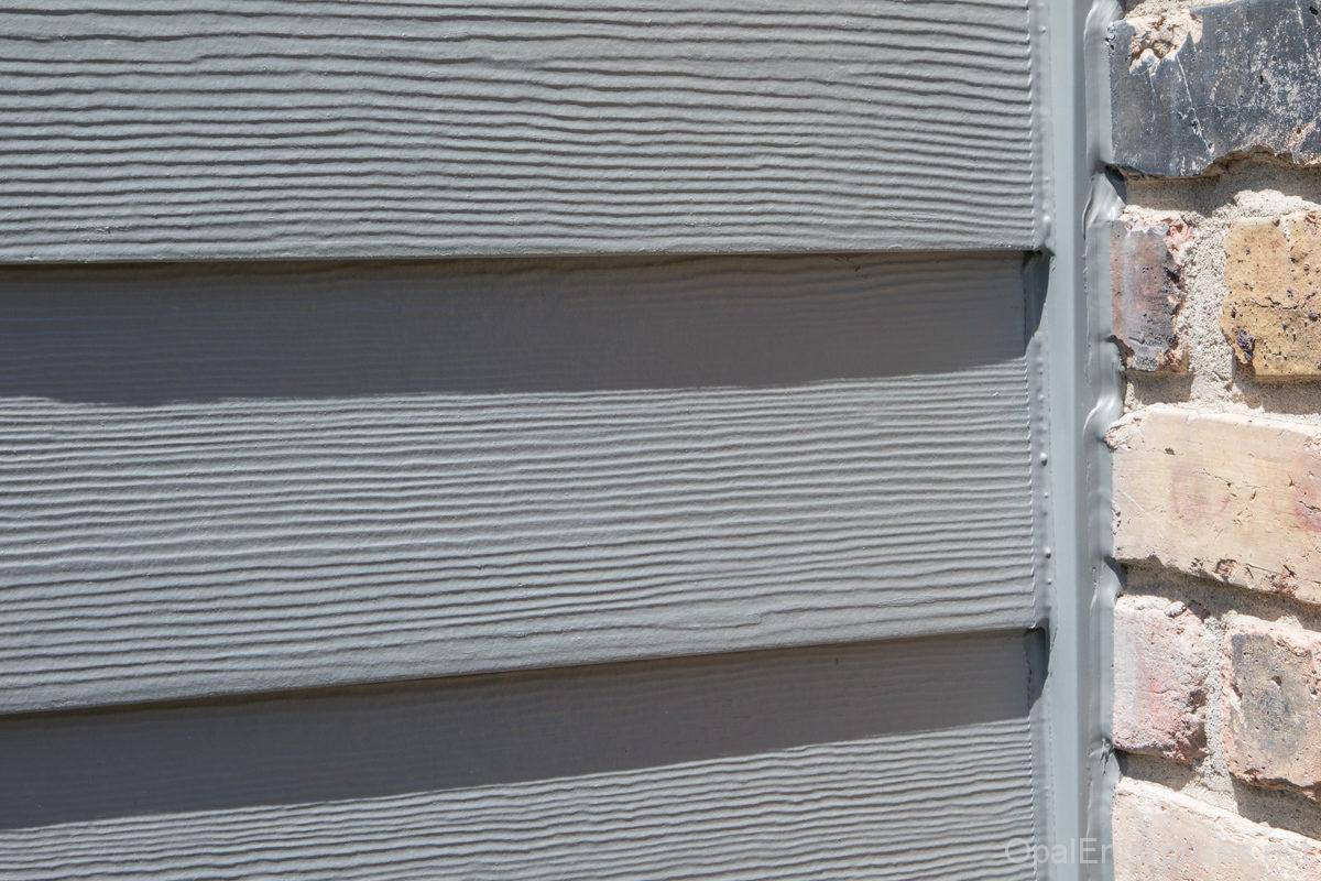 HardiePlank® lap siding in Gray Slate color with Select Cedarmill texture