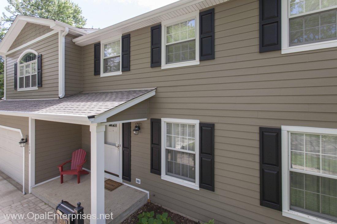 New James Hardie Woodstock Brown Siding #OpalCurbAppeal