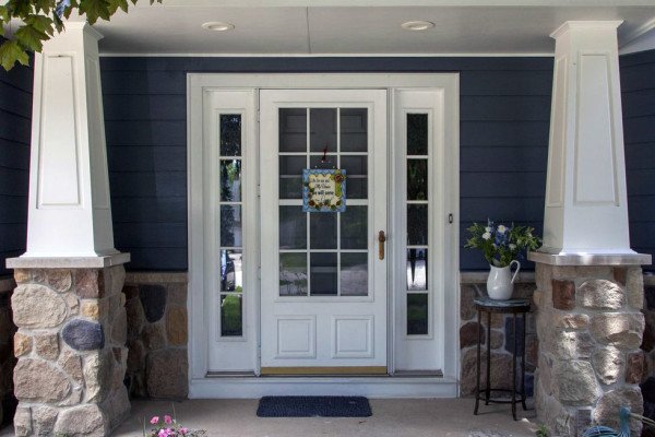 entry columns with stone siding