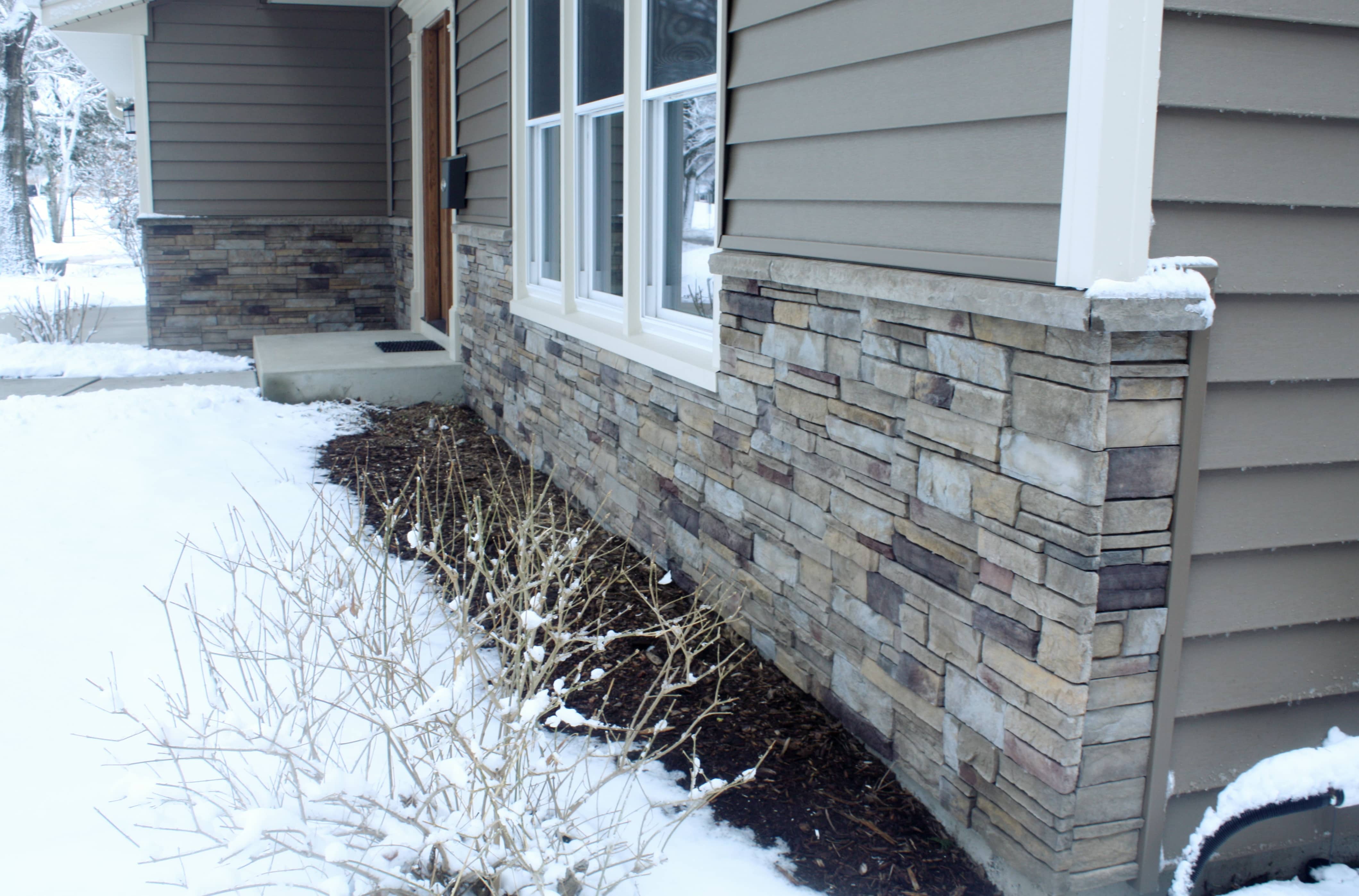 alside-prodigy-vinyl-and-versetta-stone-siding-1553-Warbler-Dr-Naperville-IL-60565-2
