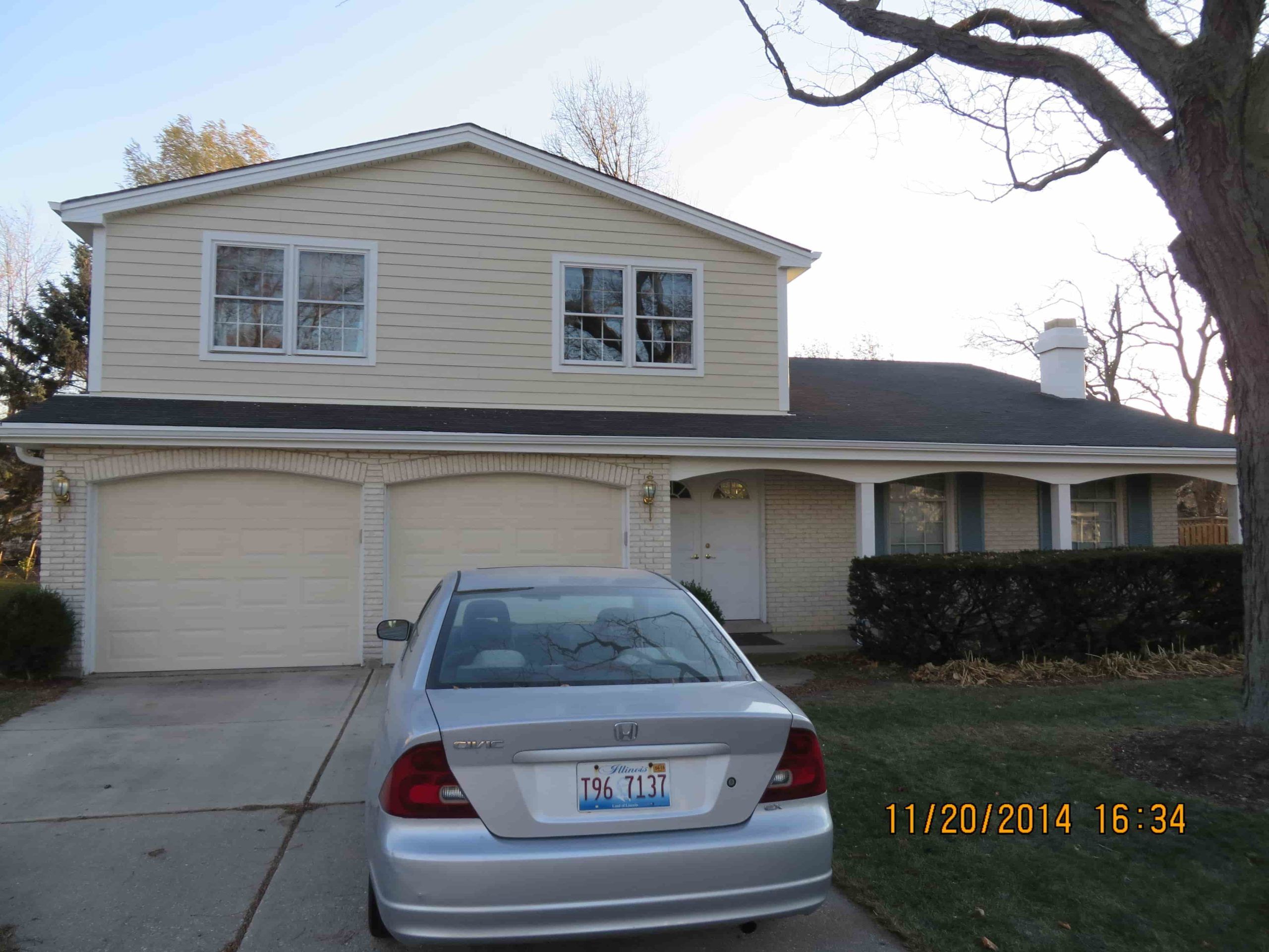 james-hardie-siding-navajo-beige-912-Kennebec-Lane-Naperville-IL-3